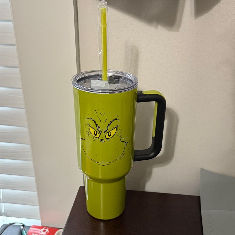 Green Grinch Tumbler with Straw; Brand new!